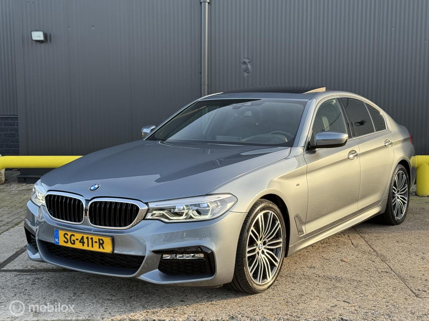 BMW 5-serie 520i High Executive | M-Pakket | Pano | Bomvol, Auto's, Automaat, 1998 cc, Gebruikt, Euro 6