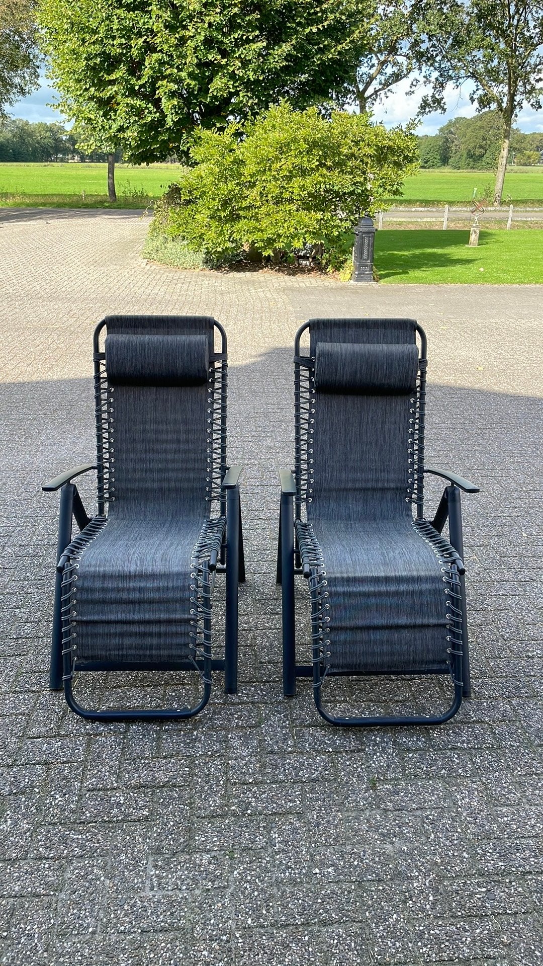 Ligstoelen, Ophalen