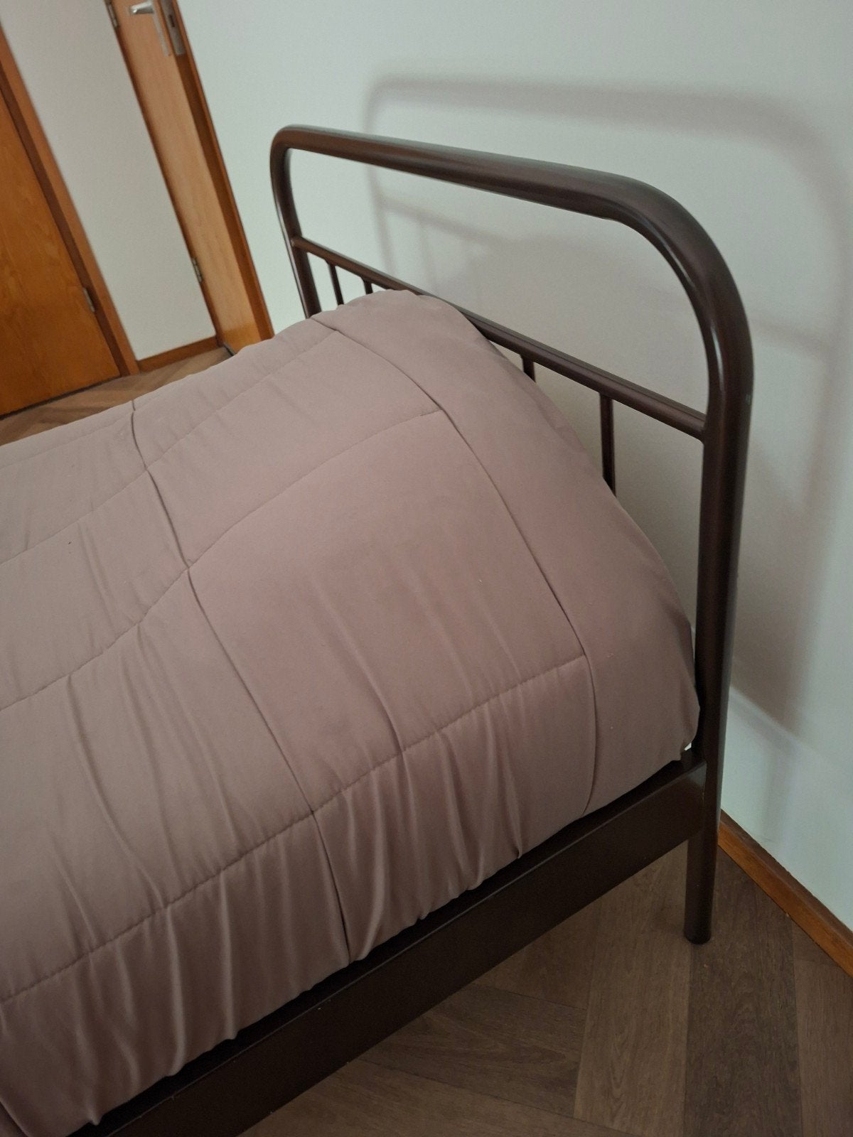 1 persoons bed Alex koper bruine kleur € 278 nu voor 149!, Huis en Inrichting, 90 cm, Eenpersoons, Bruin, Ophalen of Verzenden