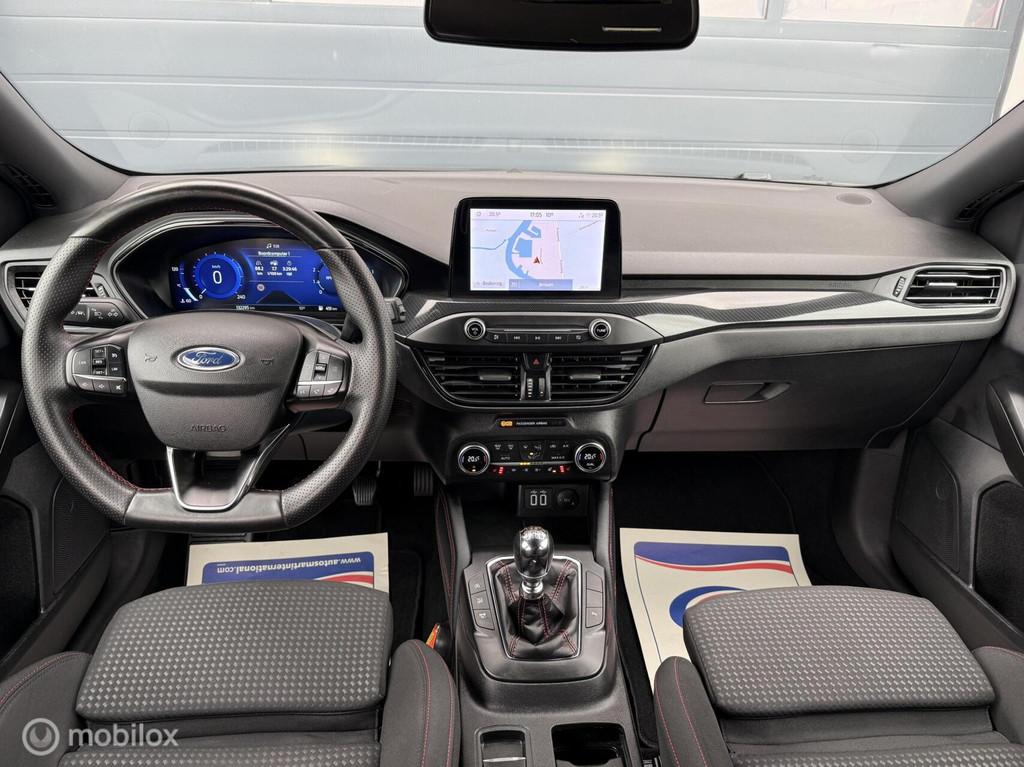Ford Focus Wagon 1.0 EcoBoost ST Line X 18 Inch Camera Stoel, 125 pk, Gebruikt, Euro 6, Zwart