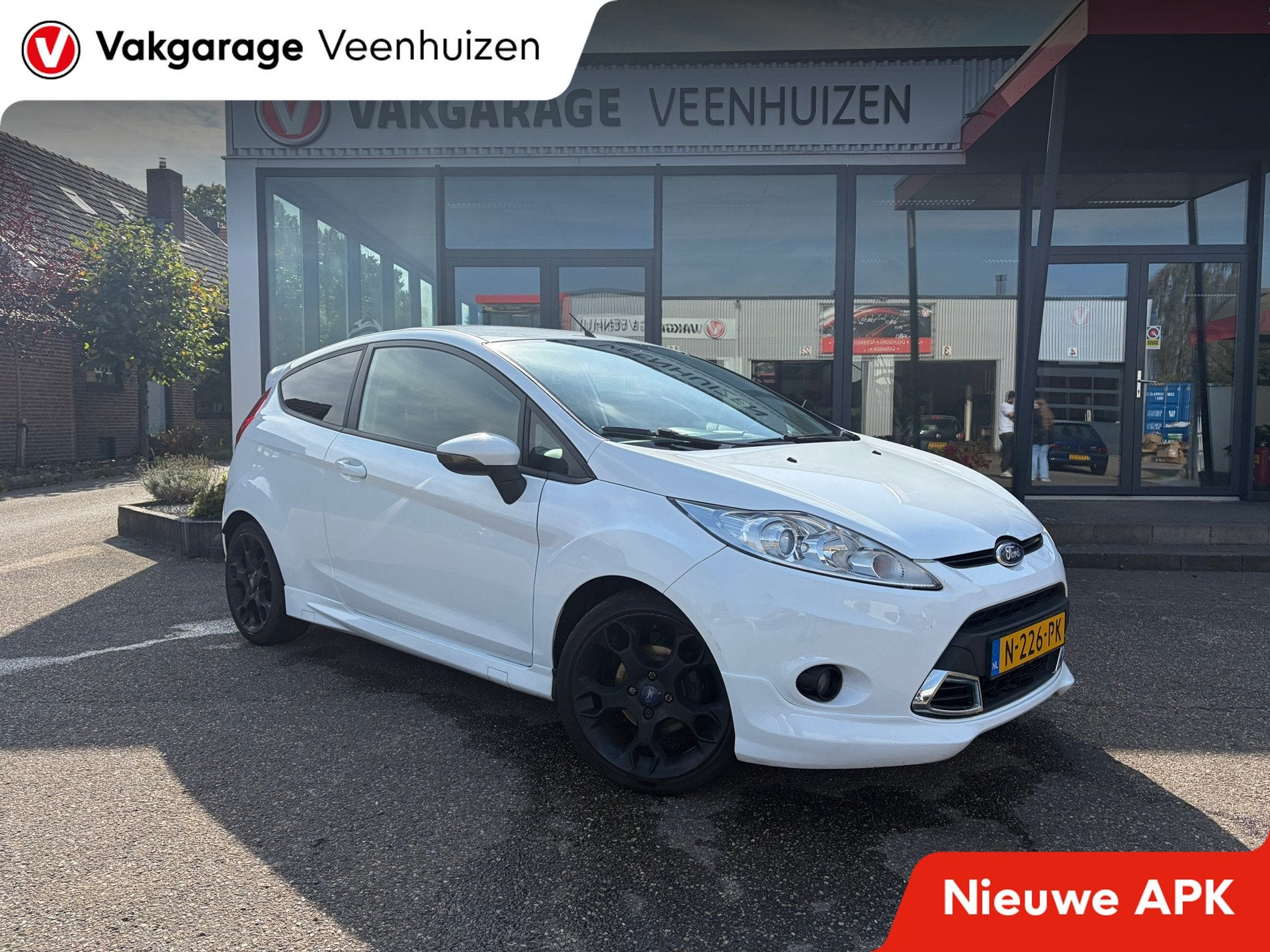 Ford Fiesta 1.6 Metal|Nieuwe APK|Leder|Sensoren|, Auto's, 135 pk, Gebruikt, 4 cilinders, Wit