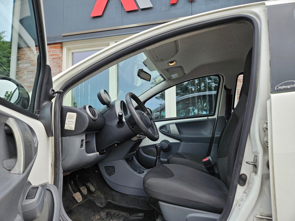 Toyota Aygo 1.0-12V Comfort Navigator Airco! 5-Deurs! NAP! L, Auto's, Voorwielaandrijving, Euro 5, Gebruikt, 4 stoelen