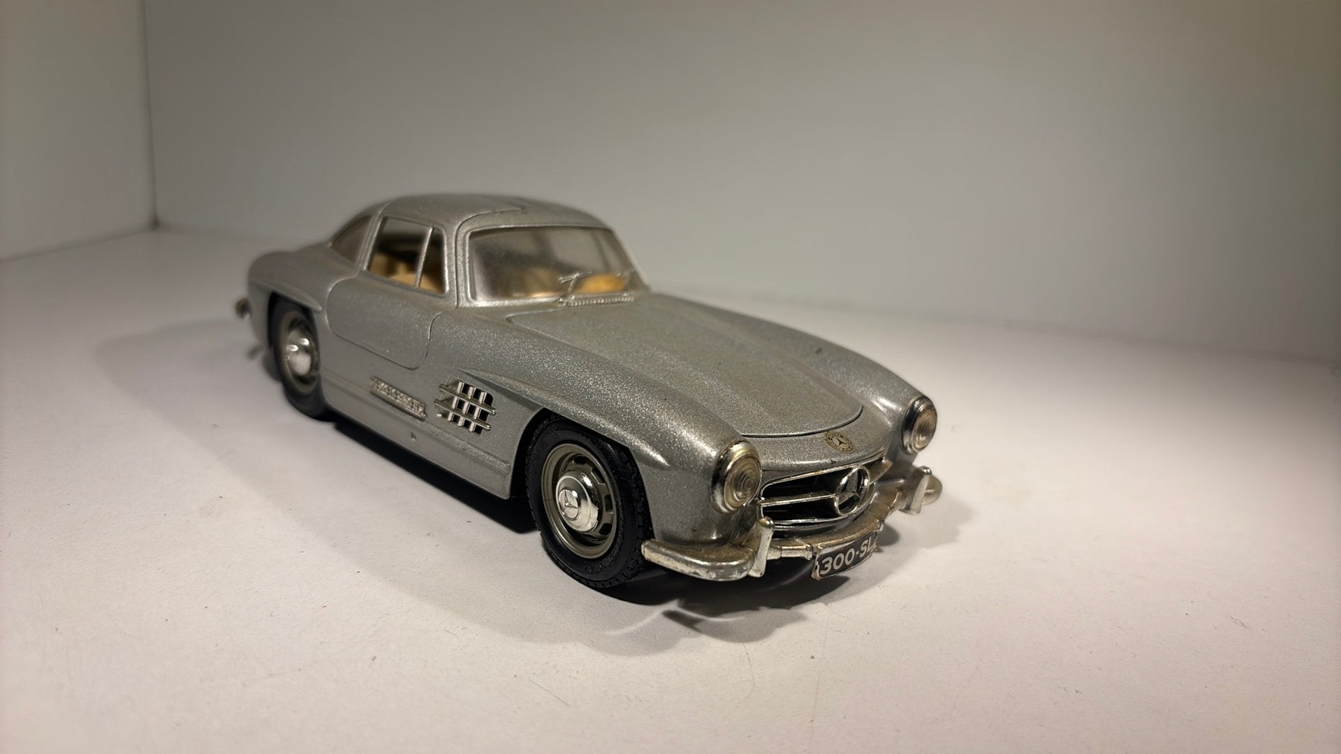 Mercedes benz 300 sl Bburago 1.24