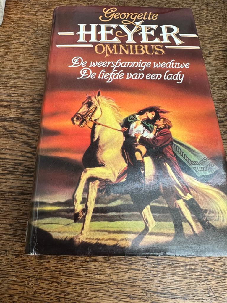 Georgette Heyer: De weerspanninge weduwe en De liefde van, Ophalen of Verzenden, Zo goed als nieuw