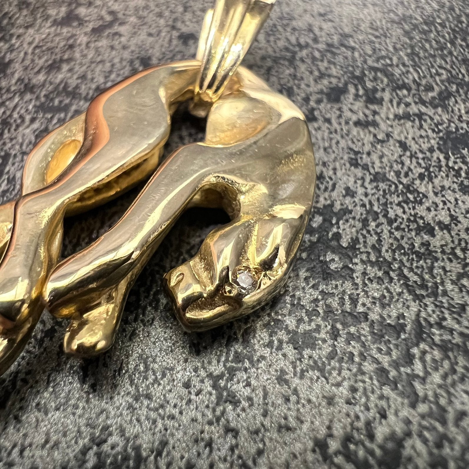 14 karaat gouden panter hanger massief goud, Ophalen of Verzenden, Zo goed als nieuw, Goud, Kruis of Symbool