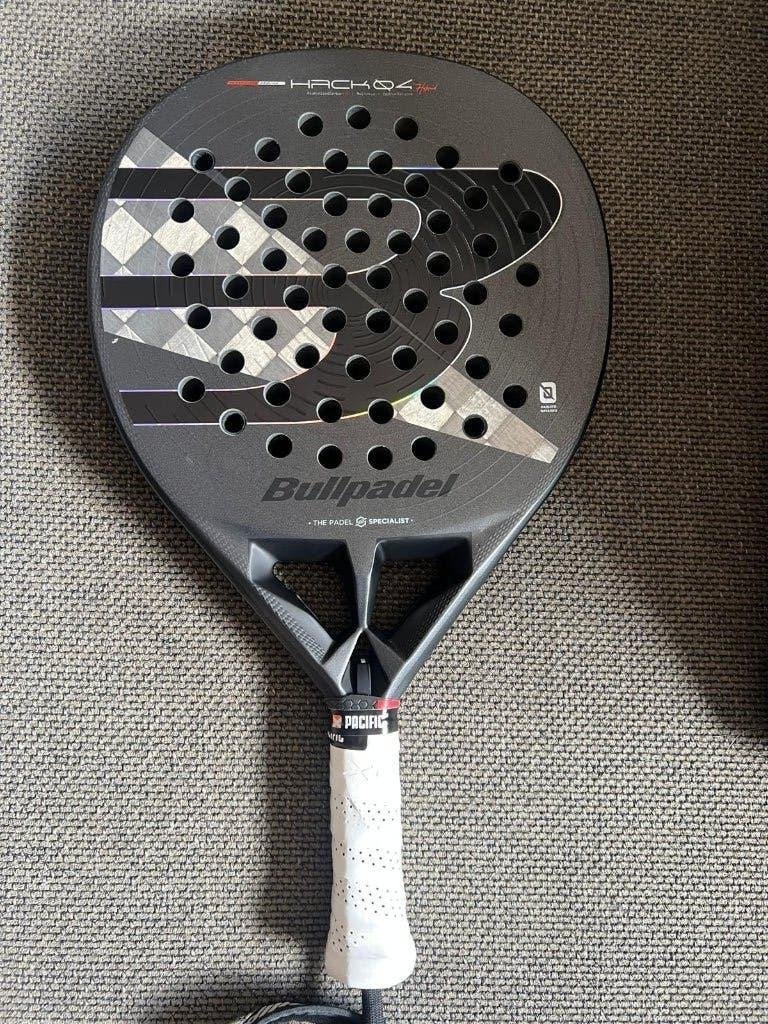 Bullpadel Hack 04 Hybrid 2026, Ophalen of Verzenden, Gebruikt, Padelracket