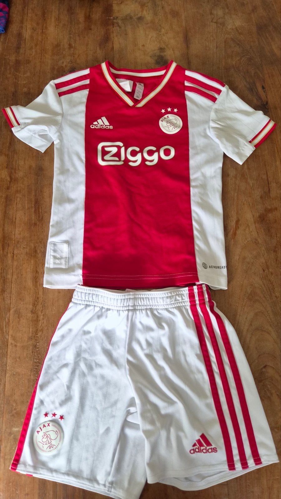 ajax tenue, Kinderen en Baby's, Ophalen of Verzenden, Zo goed als nieuw, Jongen of Meisje, Sport- of Zwemkleding