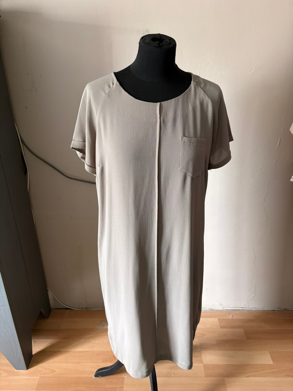 ZUSSS mooie zandkleurige zomerse jurk mt 38 ZGAN, Ophalen of Verzenden, Zo goed als nieuw, Maat 38/40 (M)