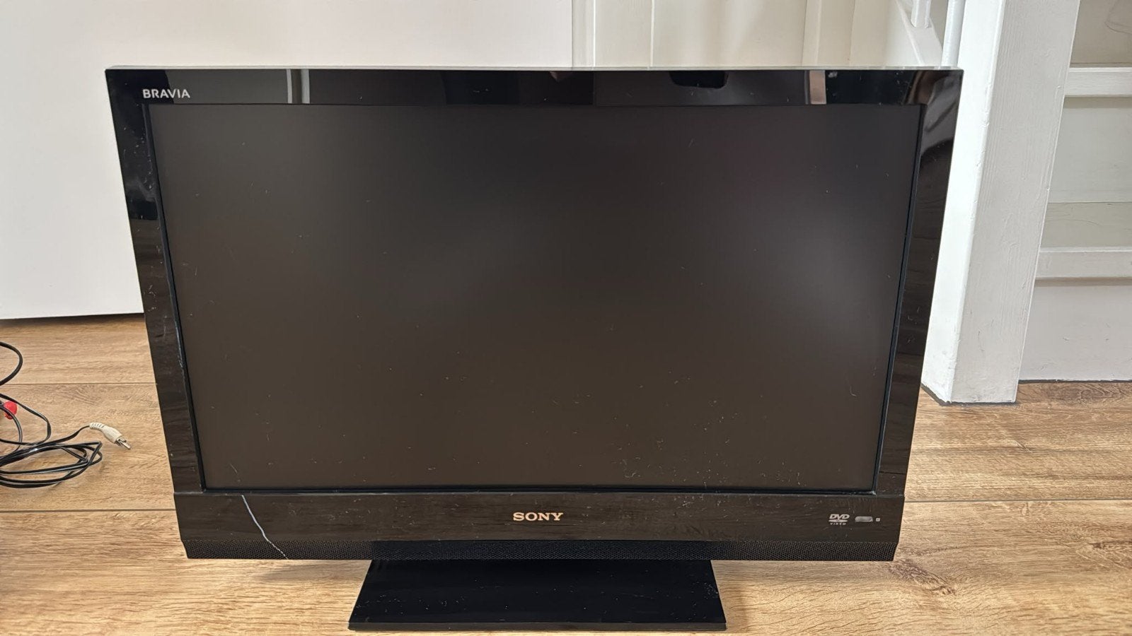 Sony Bravia 22 inch TV met ingebouwde DVD-speler – KDL-22BX2, Audio, Tv en Foto, Ophalen, Gebruikt, 50 Hz, Smart TV