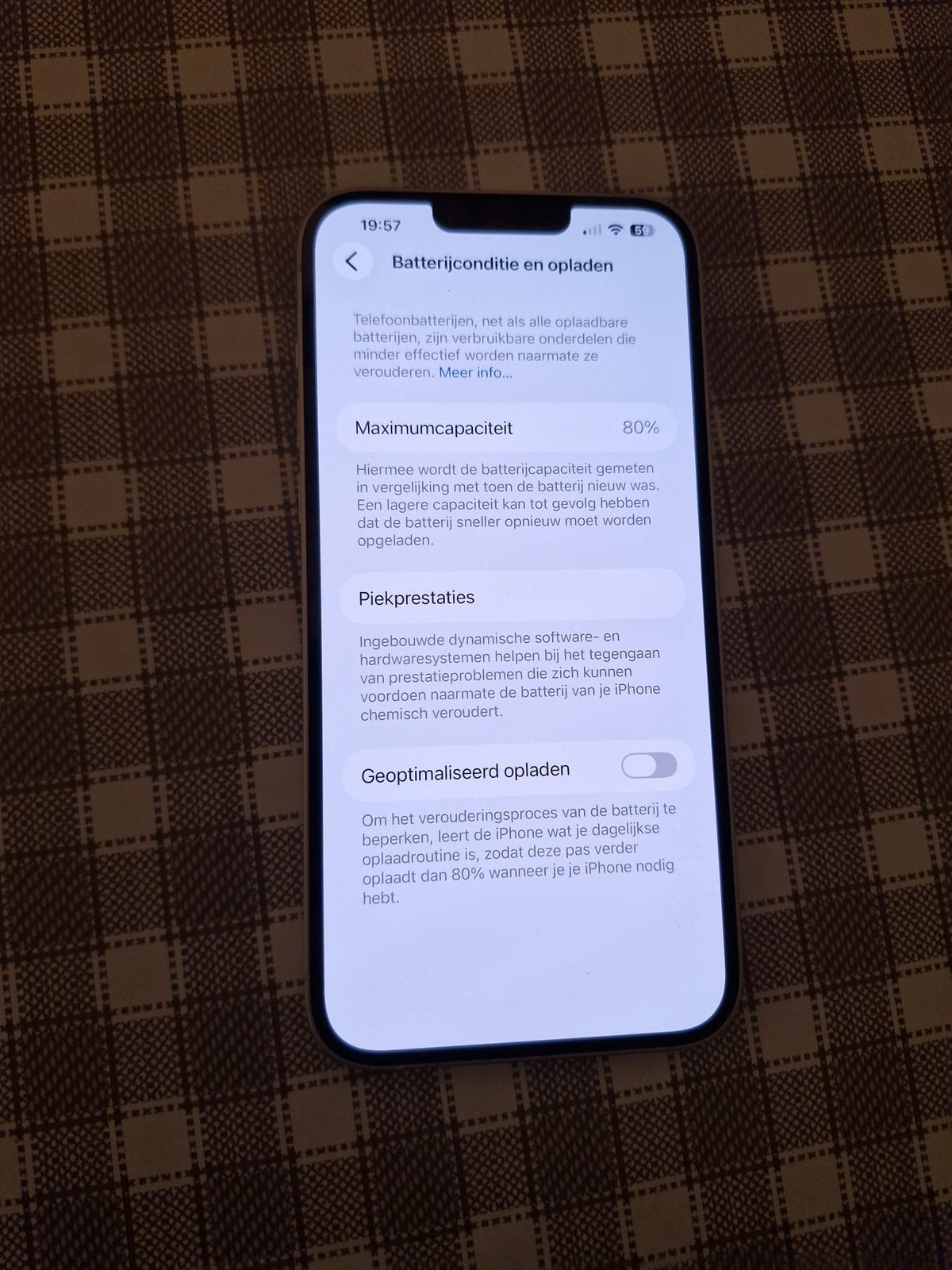 Foto 4 van Iphone 14 plus wit
