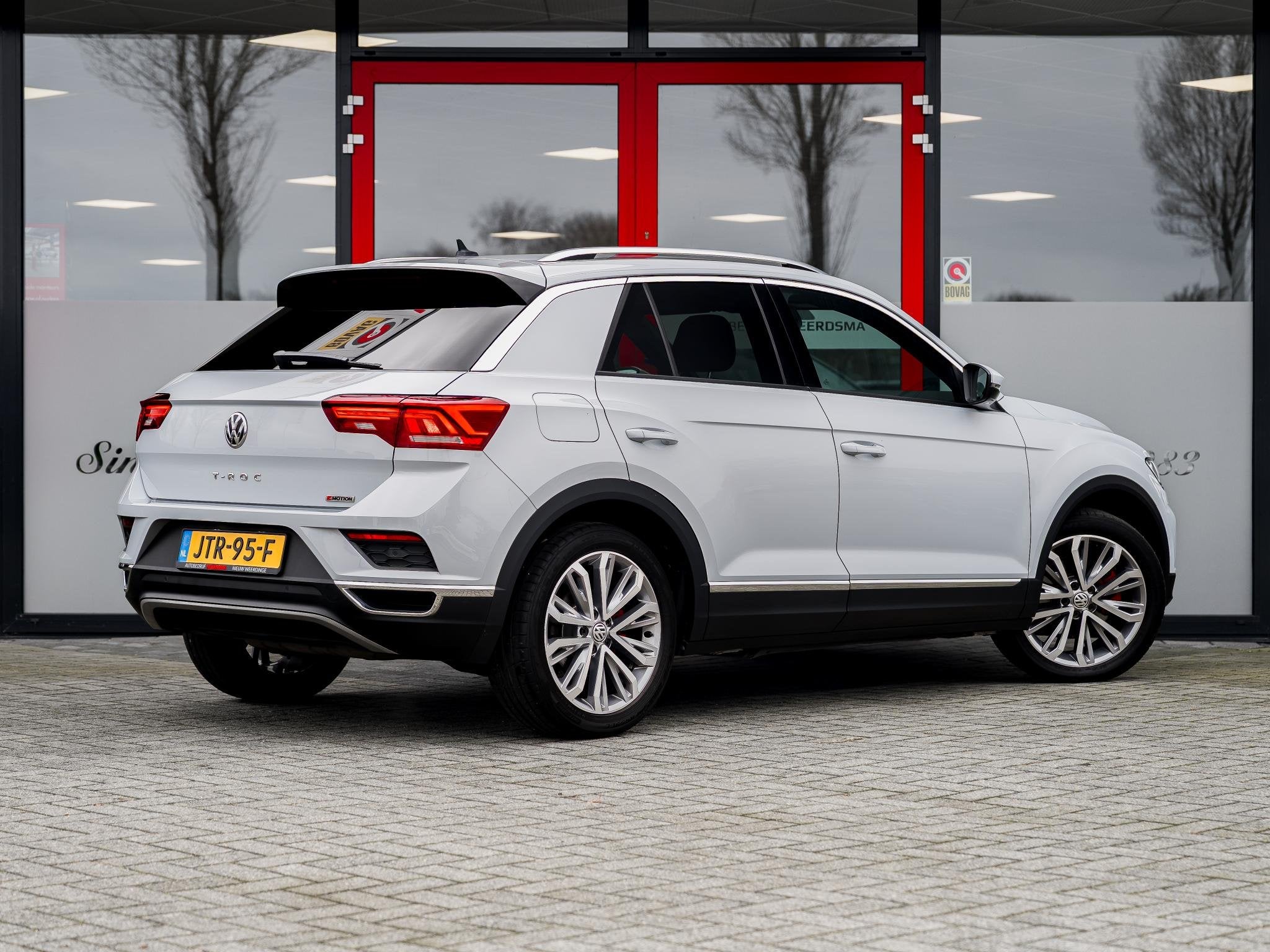 Volkswagen T-Roc 2.0 TSI 4Motion Sport | Trekhaak | Navigati, Automaat, 12 maanden, Gebruikt, Wit