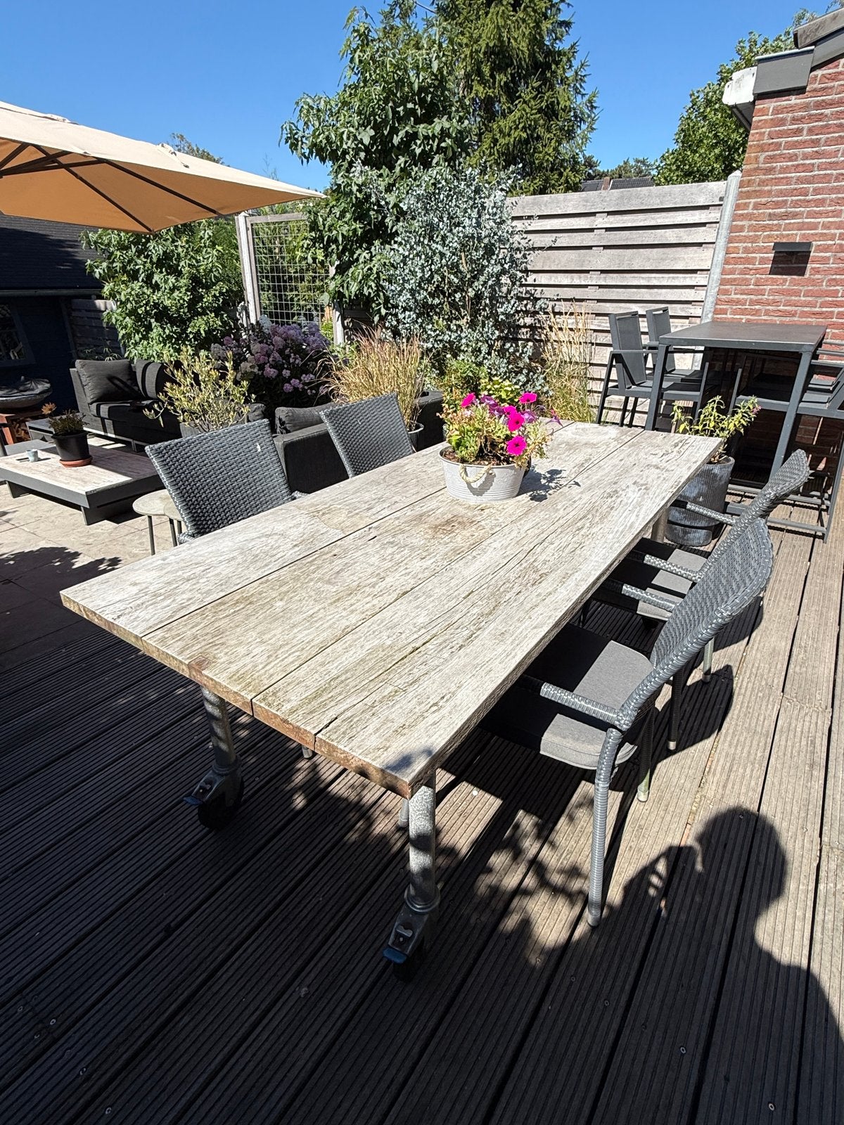 Robuuste houten tuintafel met wielen, Ophalen, Gebruikt, Rechthoekig, Hout