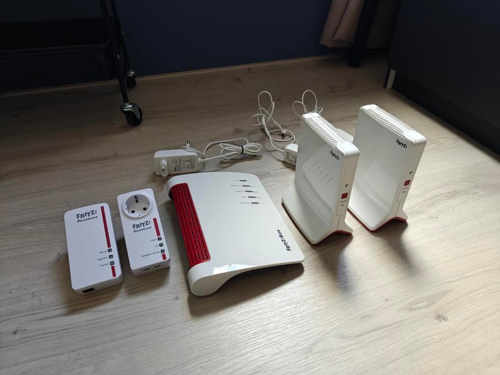 Complete FRITZ! set (7590, 2x 3000 repeater en 1260 set), Computers en Software, Routers en Modems, Ophalen of Verzenden, Gebruikt
