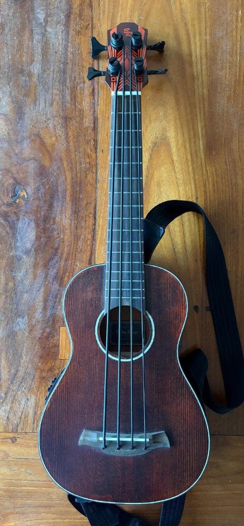 Baton Rouge UV11-BS-SCR Bass ukulele, Ophalen of Verzenden, Zo goed als nieuw, Overige typen