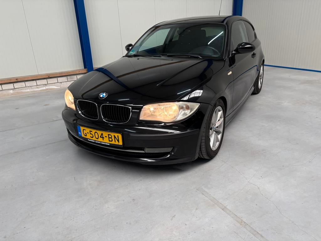 BMW 1-Serie 1.6 I 116 3DR 2007 Zwart, goed onderhouden, Auto's, 1-Serie, 4 cilinders, 4 stoelen, 1200 kg