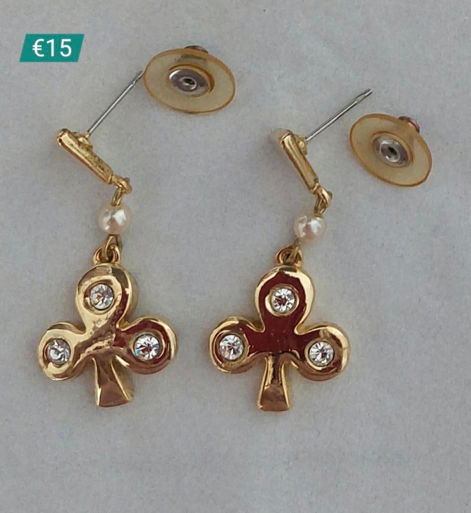 Schattige oorbel voor €15, Sieraden, Tassen en Uiterlijk, Oorbellen, Overige materialen, Overige kleuren, Ophalen of Verzenden