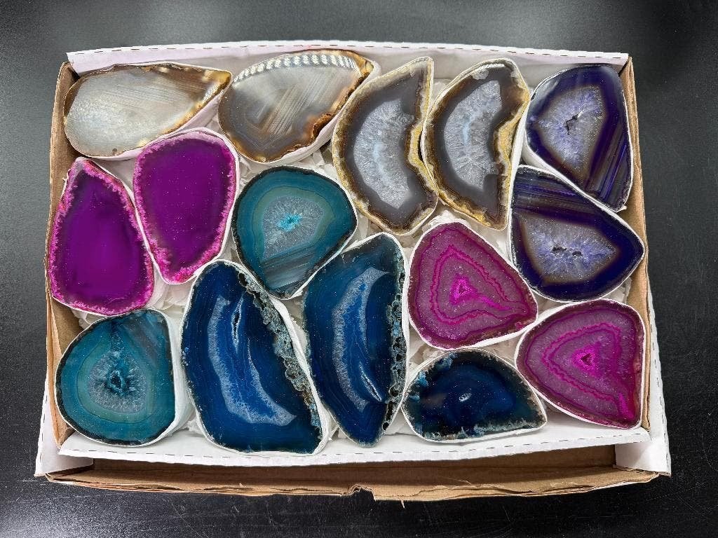 Agaat schijven in doos, Verzamelen, Mineralen en Fossielen, Ophalen of Verzenden, Mineraal