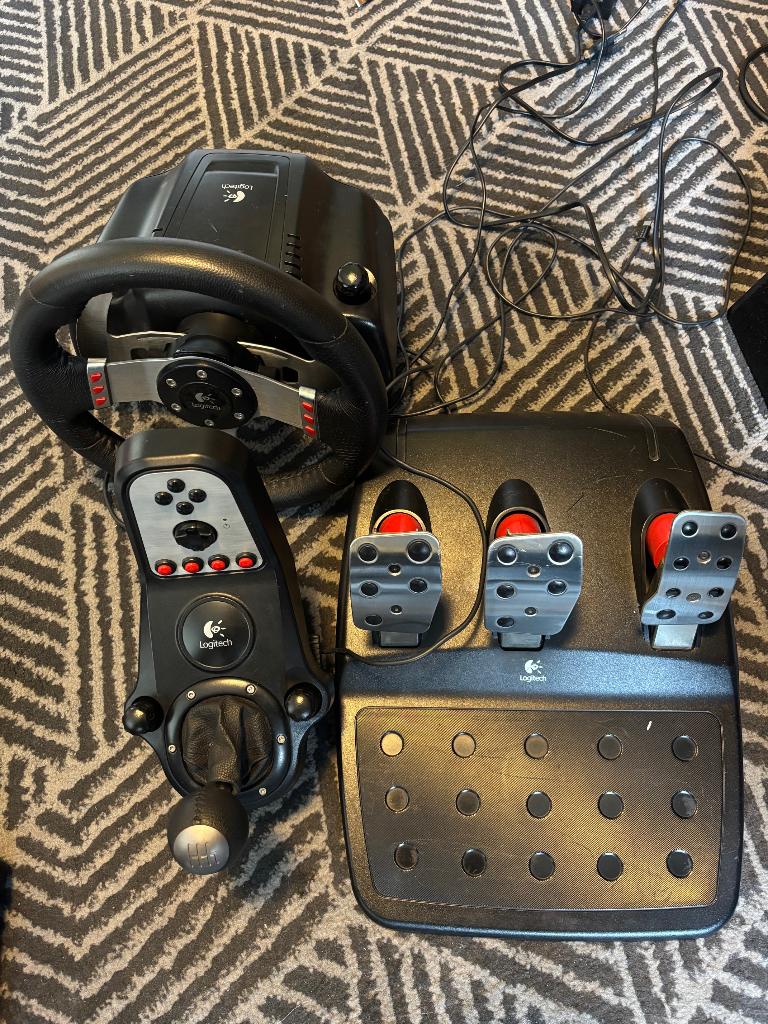 logitech g27 + pedals + shifter, Computers en Software, Joysticks, Ophalen of Verzenden, Gebruikt, Logitech