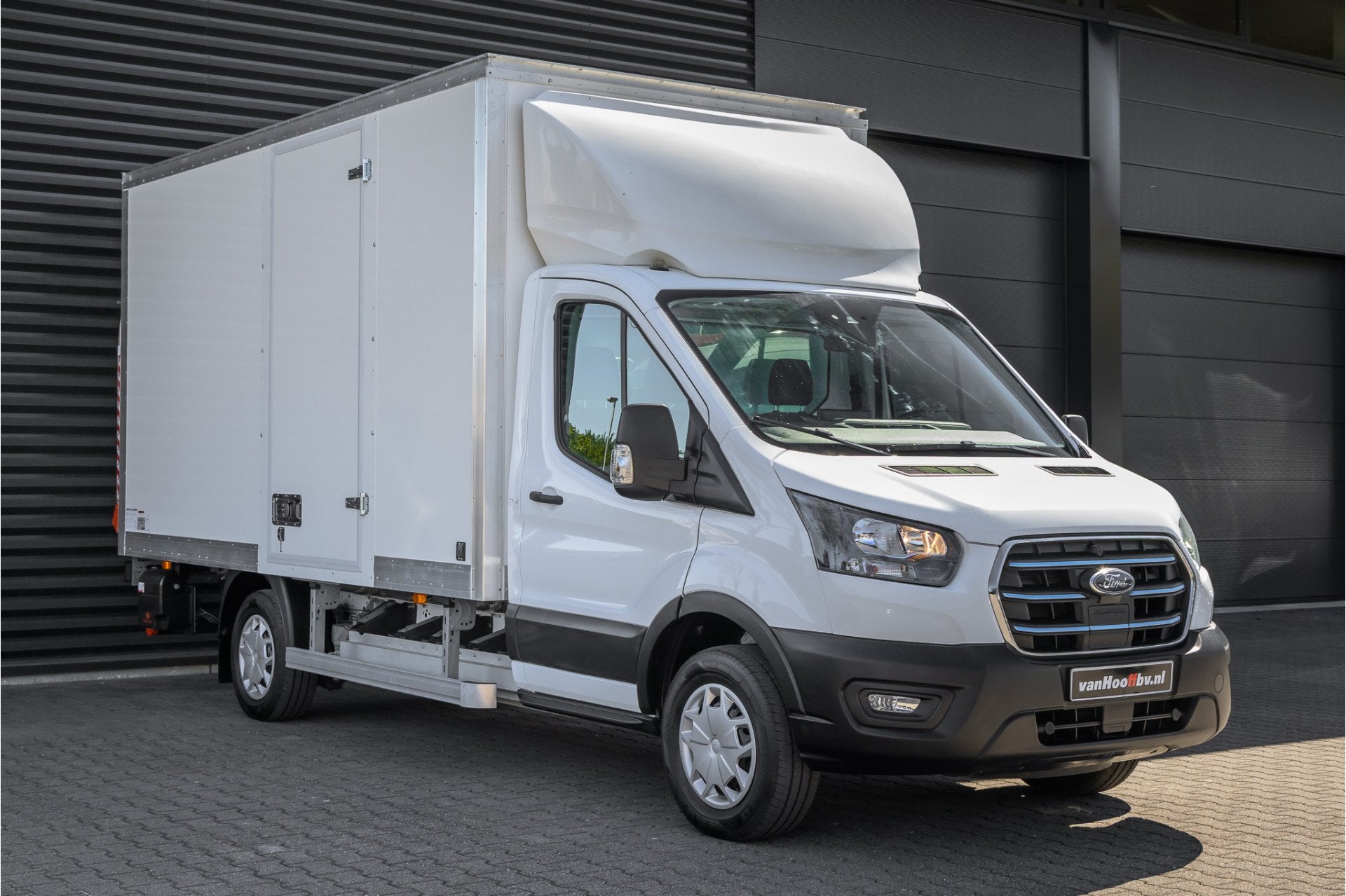 Ford E-Transit Bakwagen met laadklep d'Hollandia (bj 2025), Automaat, Gebruikt, Zwart, Wit
