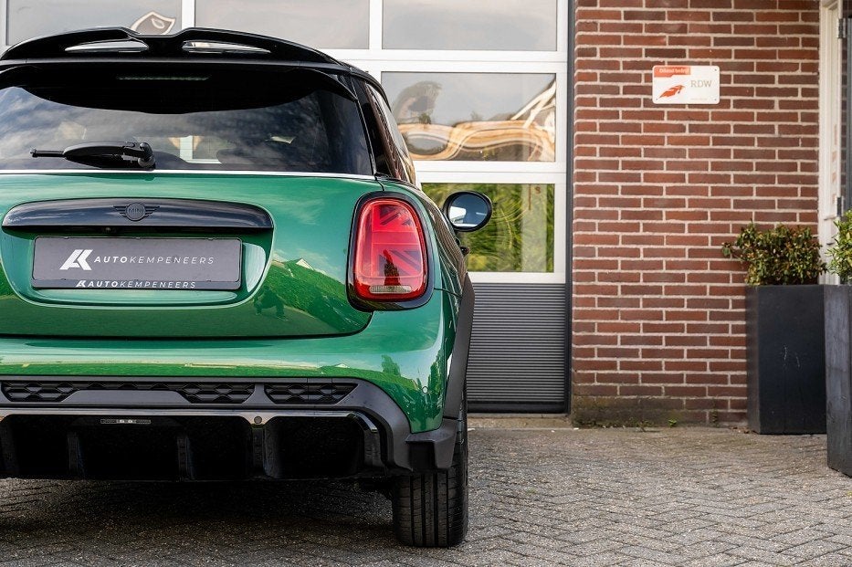 MINI Cooper John Cooper Works Trim | Camera | Adaptive Suspe, Auto's, Mini, 136 pk, Gebruikt, 4 stoelen, Leder