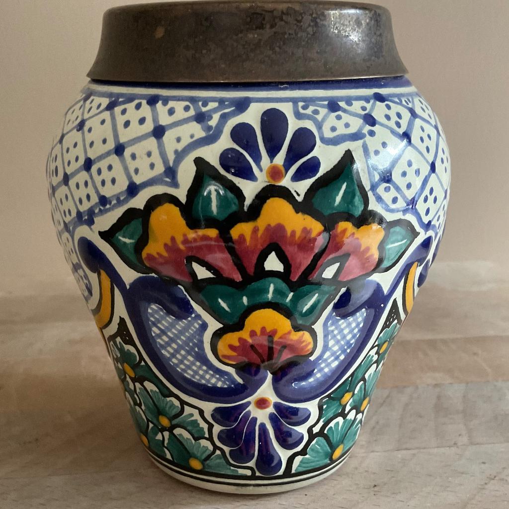 Mexicaanse Talavera vaas met metalen rand gemerkt, Antiek en Kunst, Verzenden