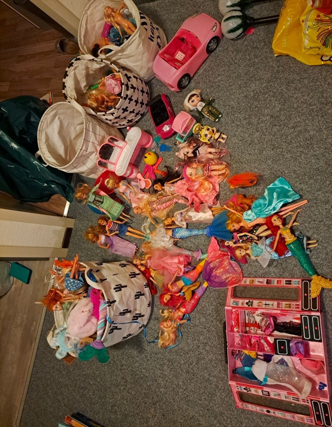 Grote collectie Barbiepoppen en accessoires, Kinderen en Baby's, Ophalen, Gebruikt, Barbie