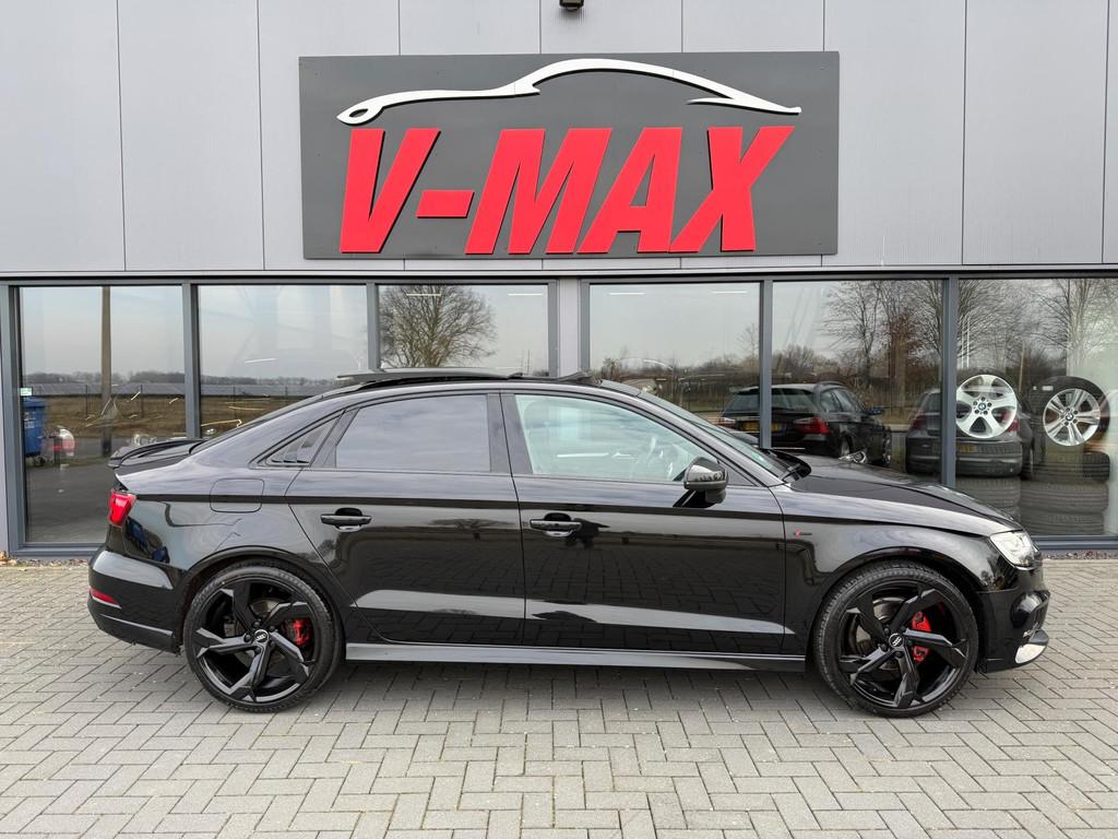 Audi A3 Limousine 1.5 TFSI 3X S-Line Pano ACC LaneAs Carplay, 4 cilinders, Leder en Stof, Zwart, Bedrijf