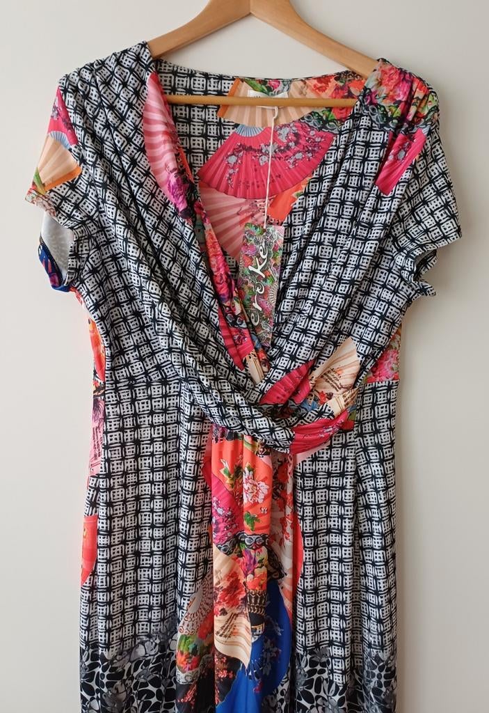 Nieuwe jurk Eroke, Ophalen of Verzenden, Nieuw, Maat 46/48 (XL) of groter, Onder de knie