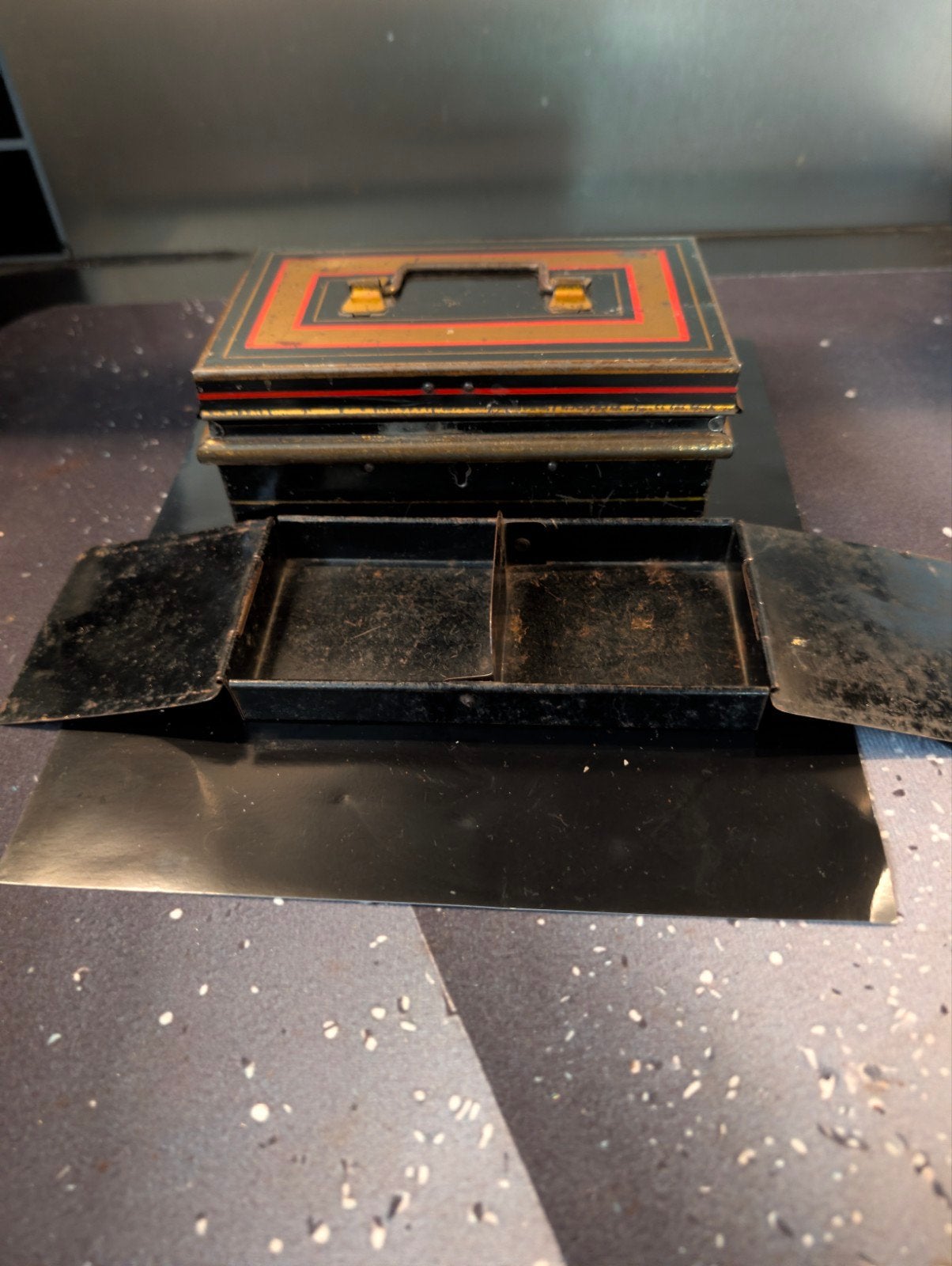 Vintage Engelse metalen geldkistje/ thee blik 15 bij 10 cm, Ophalen of Verzenden