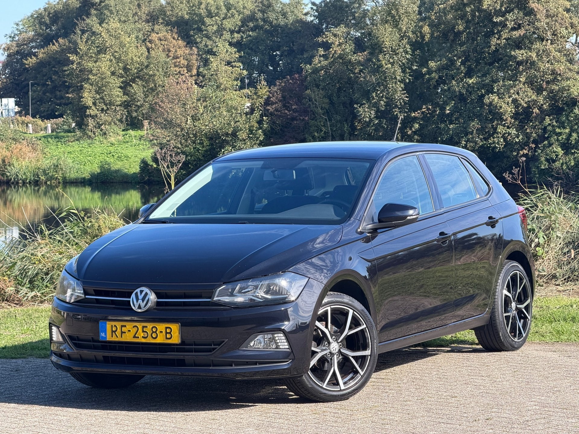 Volkswagen Polo 1.0 TSI Comfortline Business - Deep Black -, Voorwielaandrijving, Stof, Origineel Nederlands, Bedrijf