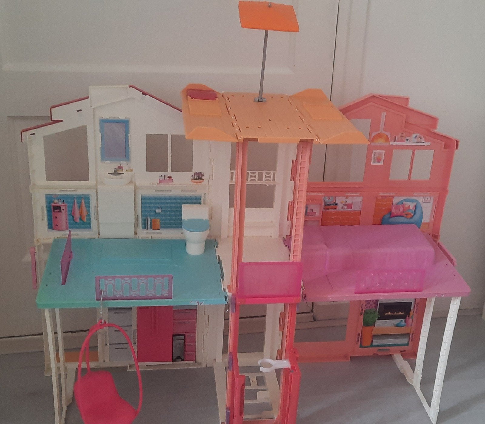 Barbie huis/ Barbie house, Ophalen, Zo goed als nieuw, Poppenhuis