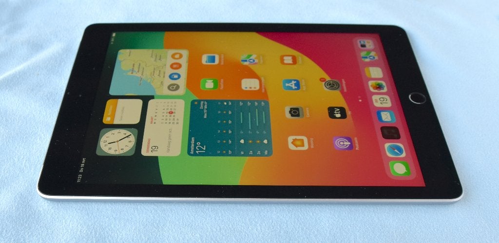 iPad 6 (2018) 128GB Celluar 4G Zwart: met garantie, Computers en Software, Apple iPads, 9 inch, Apple iPad, Zwart, Zo goed als nieuw