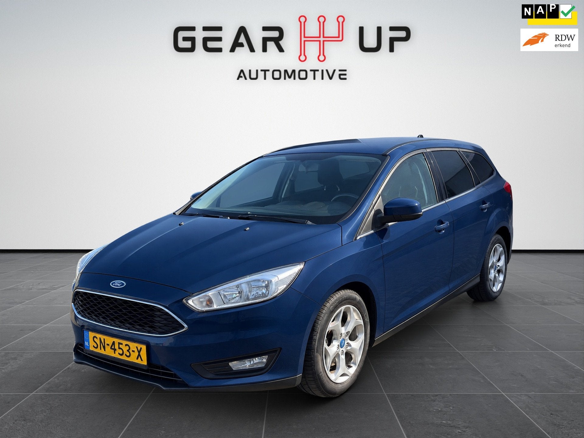 Ford Focus Wagon 1.5 TDCI AUTOM AIRCO|CRUISE|CARPLAY|EXPORT|, Auto's, Gebruikt, 4 cilinders, Blauw, Onderhoudsboekje