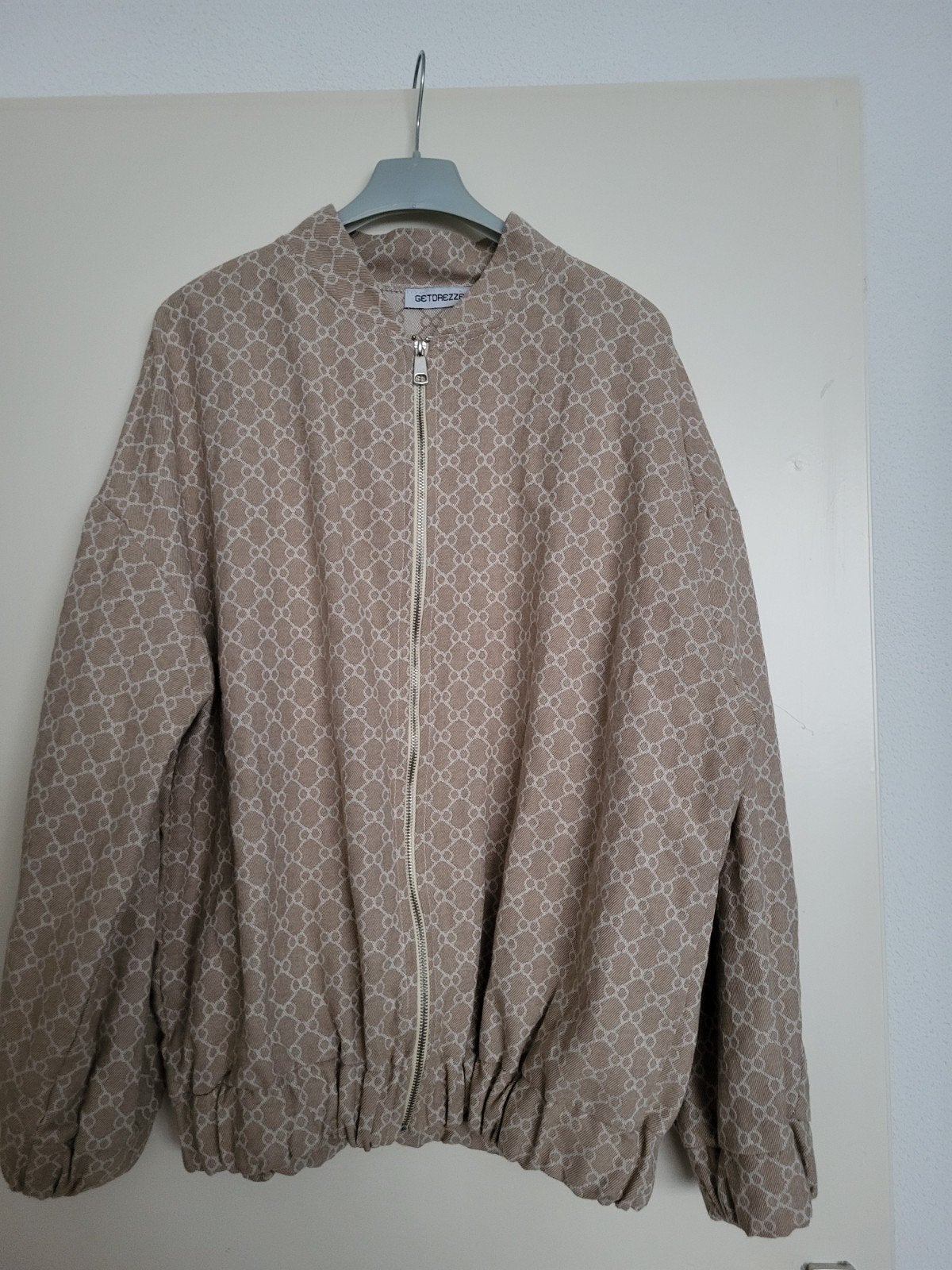 Dun jasje GETDREZZED met patroon, valt als maat M, Maat 38/40 (M), Beige, Ophalen of Verzenden, Gedragen