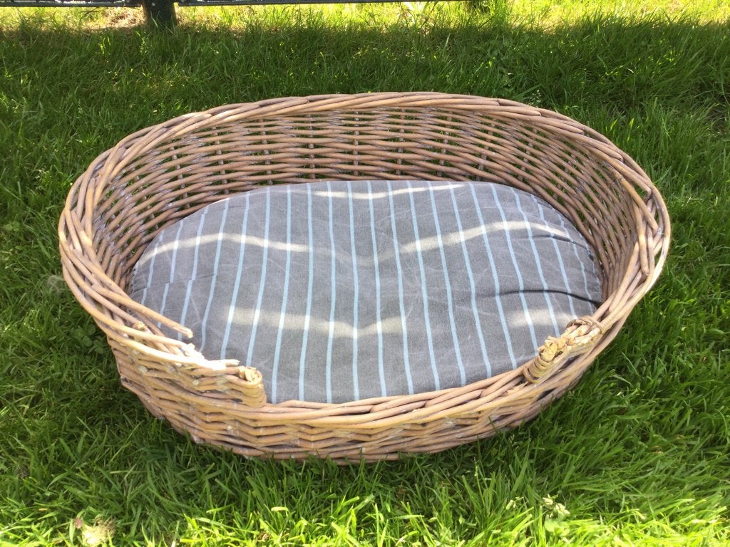 Hondenmand/ kattenmand met uitneembaar kussen, Dieren en Toebehoren, Hondenmanden, Ophalen, Gebruikt, Riet