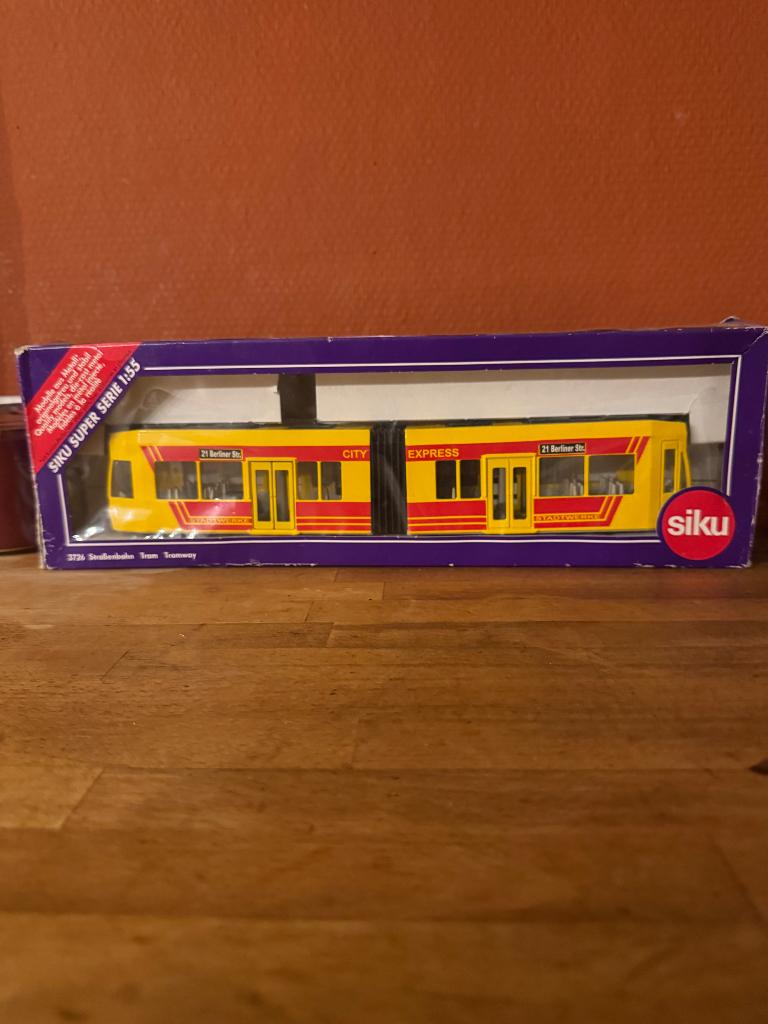 Siku tram in ovp, Ophalen of Verzenden, Zo goed als nieuw, Bus of Vrachtwagen, SIKU