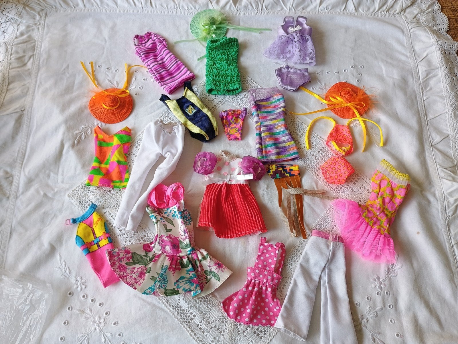 Verzameling barbie kleding, Ophalen of Verzenden, Kleertjes