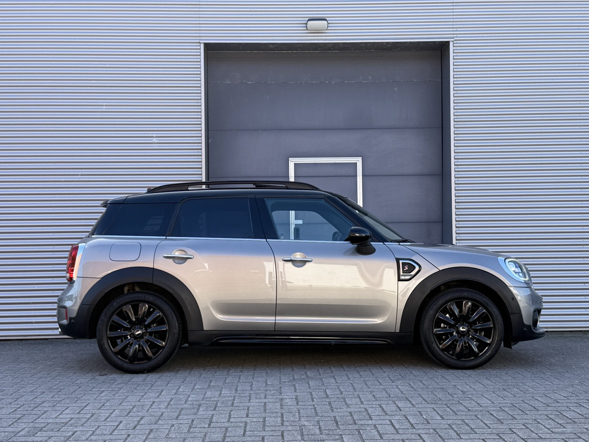 MINI Countryman 2.0 Cooper S Chili I Aut. I 192 PK I Carplay, Stoelverwarming, SUV of Terreinwagen, Zilver of Grijs, 5 stoelen