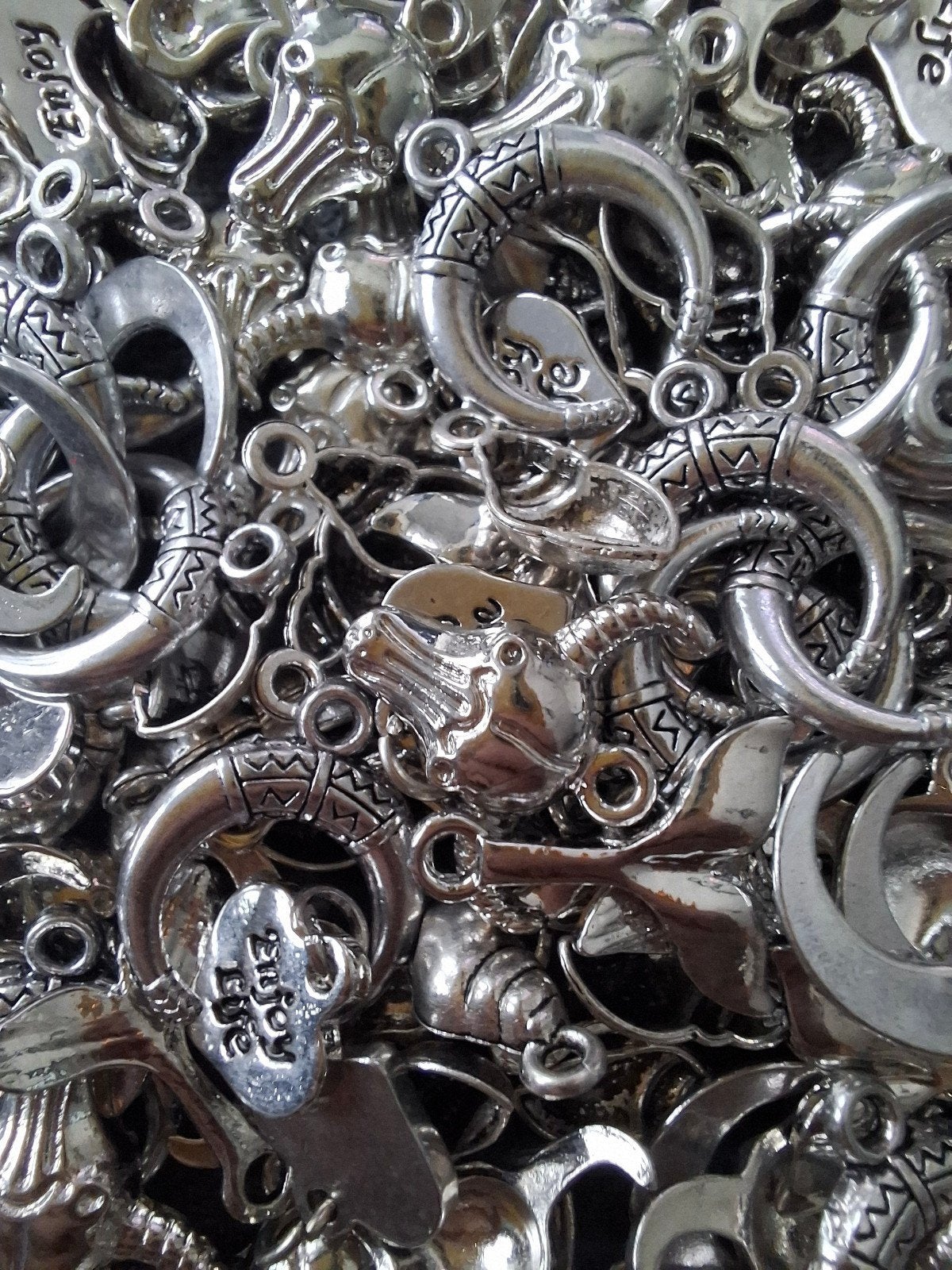 300 stuks partij bedels metaal zilver grijs, Ophalen of Verzenden, Nieuw, Bedel