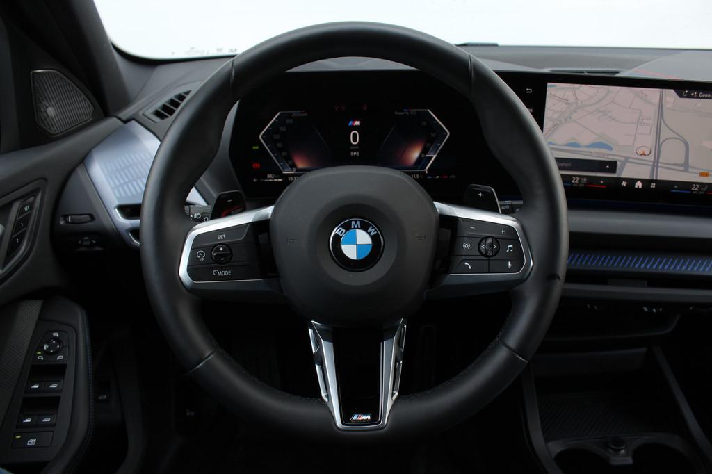 BMW 1 Serie 120 High Executive M Sport Automaat / Panoramada, 156 pk, Met garantie (alle), Blauw, Origineel Nederlands
