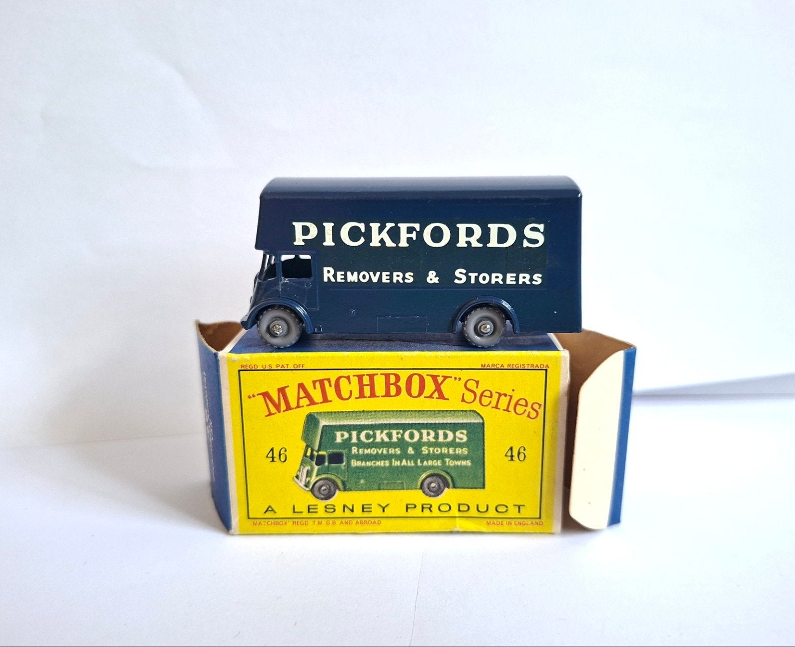 Matchbox 46 pickfords removal van 2 line !, Ophalen of Verzenden, Zo goed als nieuw, Auto, Matchbox