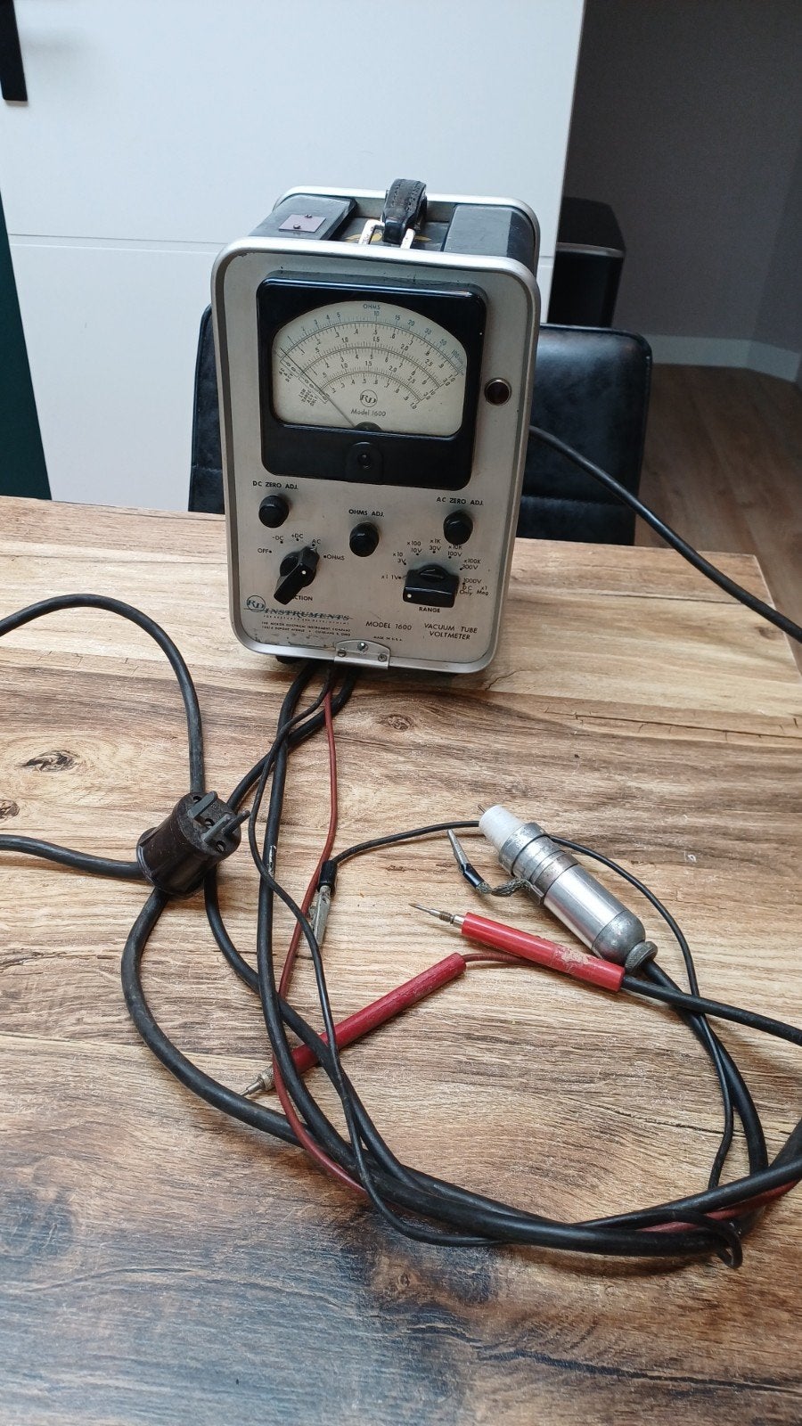 Hickok (RD Instruments) model 1600 buizen voltmeter, Ophalen, Gebruikt, Elektriciteit