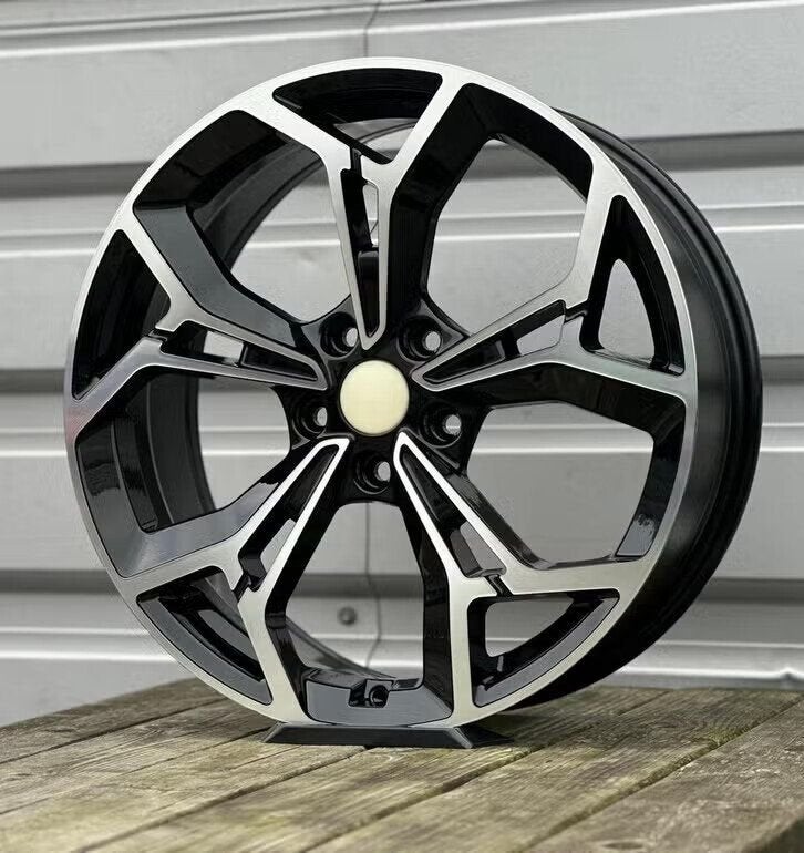 19 inch KIA GT Look Nightedition Sportvelgen HYUNDAI, KIA, 19 inch, Gebruikt, Velg(en), -
