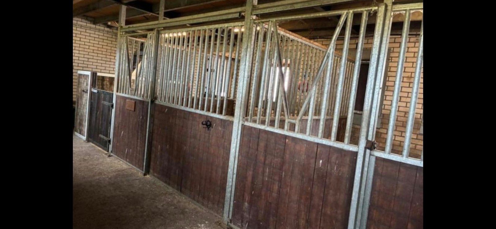 2 paarden boxen en een Shetlander stal, Dieren en Toebehoren, Stalling, 2 of 3 paarden of pony's