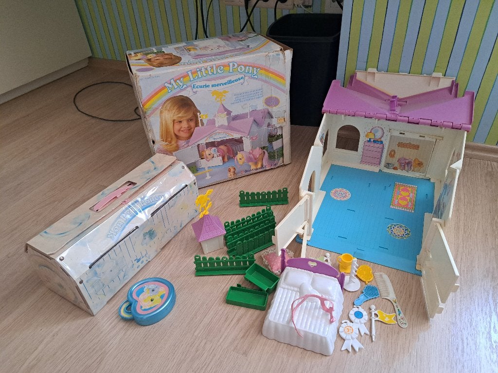 My Little Pony Show Stable + Carry Case, Ophalen of Verzenden, Gebruikt