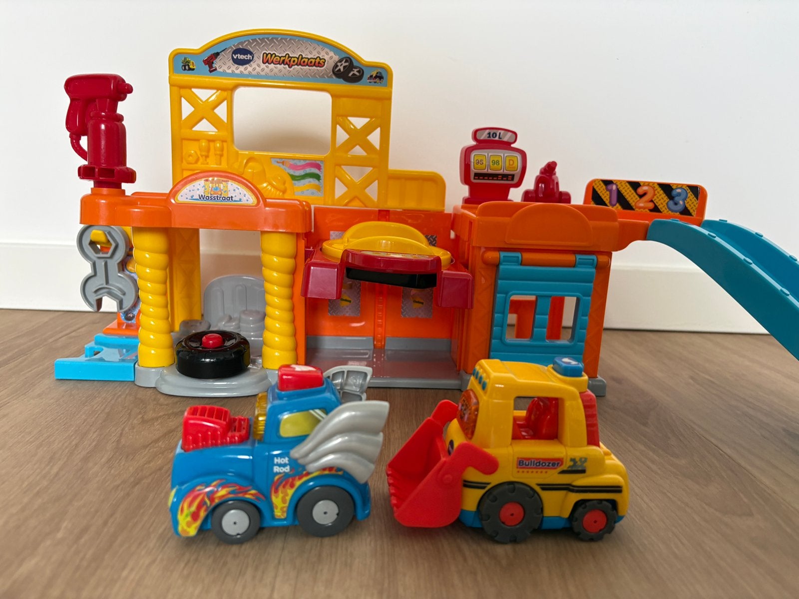 VTech Toet Toet Auto's Werkplaats met Harry Hot Rod +1 ZGAN, Ophalen, Zo goed als nieuw