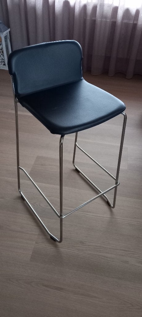 Barstoel zwart, Huis en Inrichting, Barkrukken, Ophalen, Gebruikt, Met voetsteun, 60 tot 90 cm