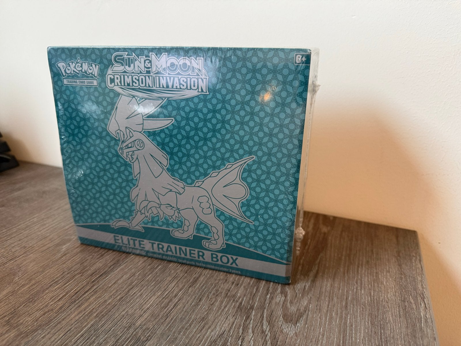 Pokémon Sun & Moon Crimson Invasion Elite Trainer Box, Ophalen of Verzenden, Zo goed als nieuw, Boosterbox, Foil
