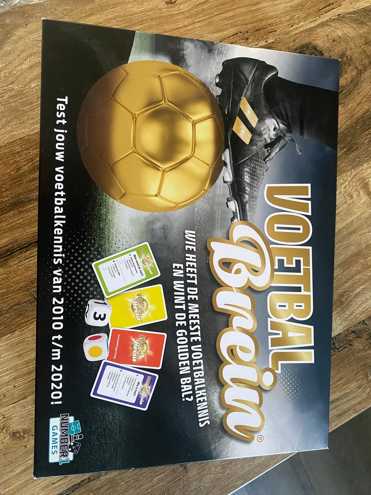 Voetbalbrein: Test je voetbalkennis 2010-2020, Ophalen of Verzenden, Zo goed als nieuw