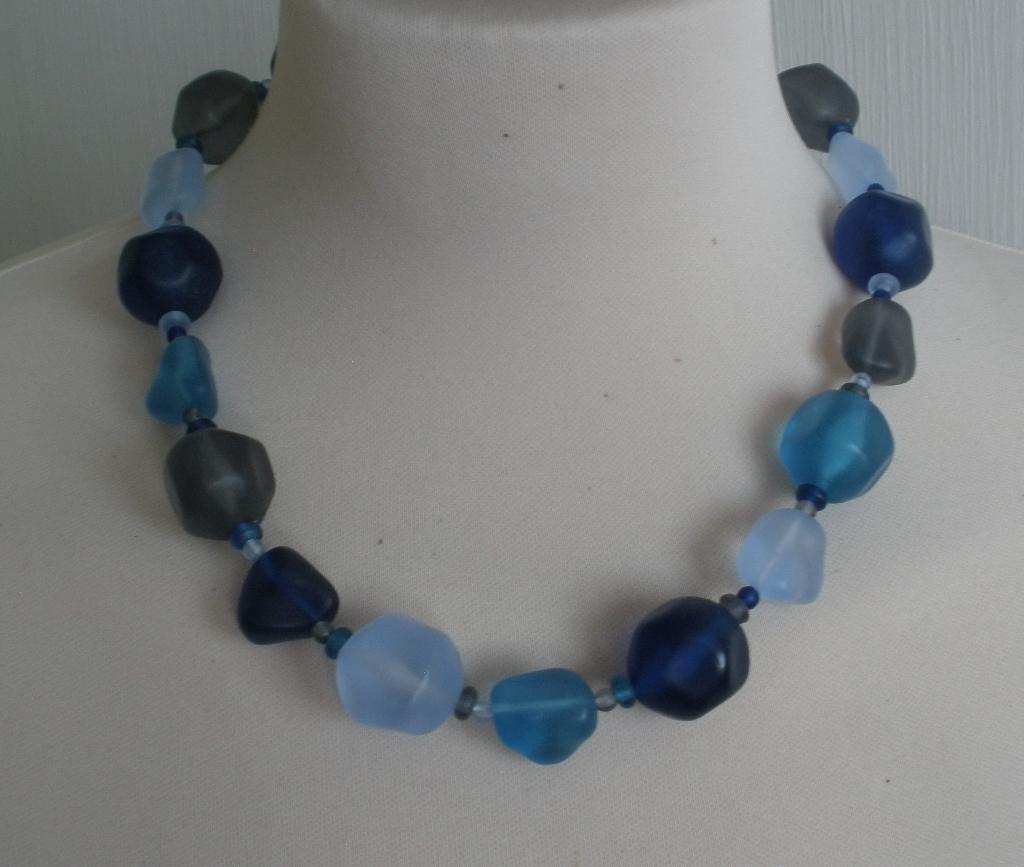 Vintage kralen ketting / C, Ophalen of Verzenden, Zo goed als nieuw, Blauw, Kunststof